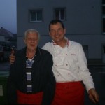 die "Grillmeister" Erich Haindl und Rudi Fink
